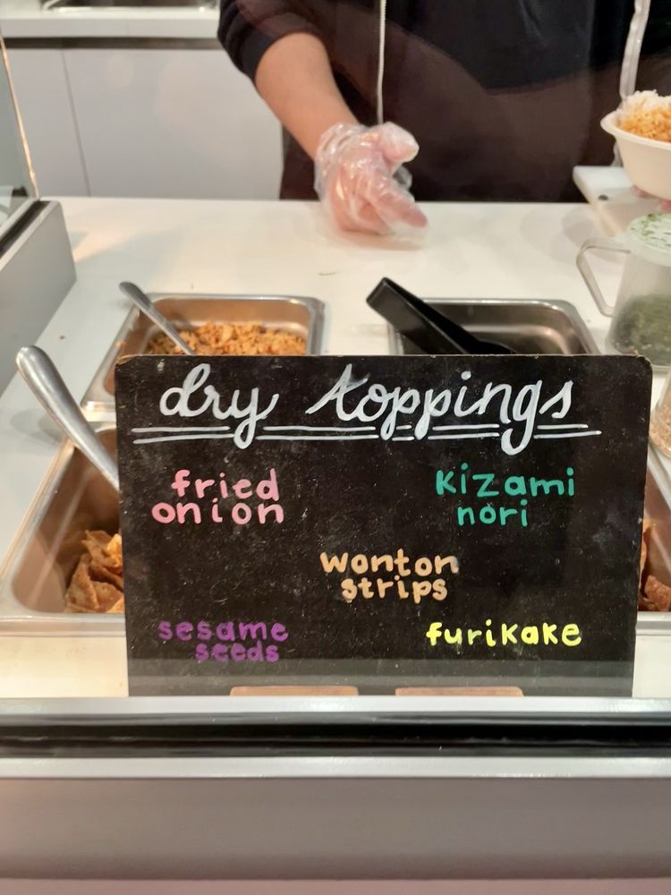 Customized poke bowl creation